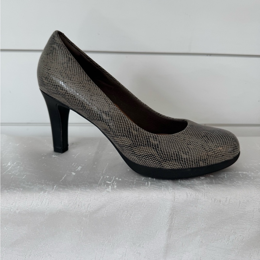 Clarks Women's Gray Snakeskin Heels - Picture 2 of 9